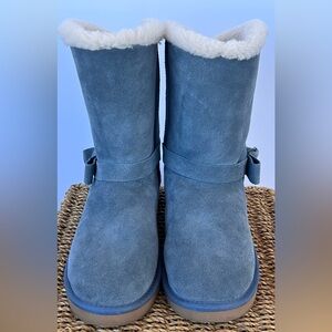 Koolaburra by UGG Arlena Short Suede Boots Sherpa Lined Coast Blue Size 10 Wide